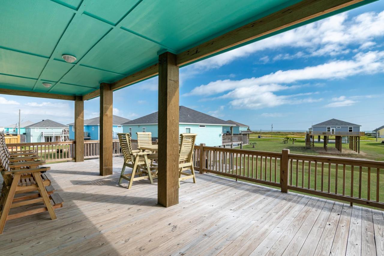 Stylish 4Br Crystal Beach Retreat Walk To Beach Bolivar Peninsula Eksteriør billede