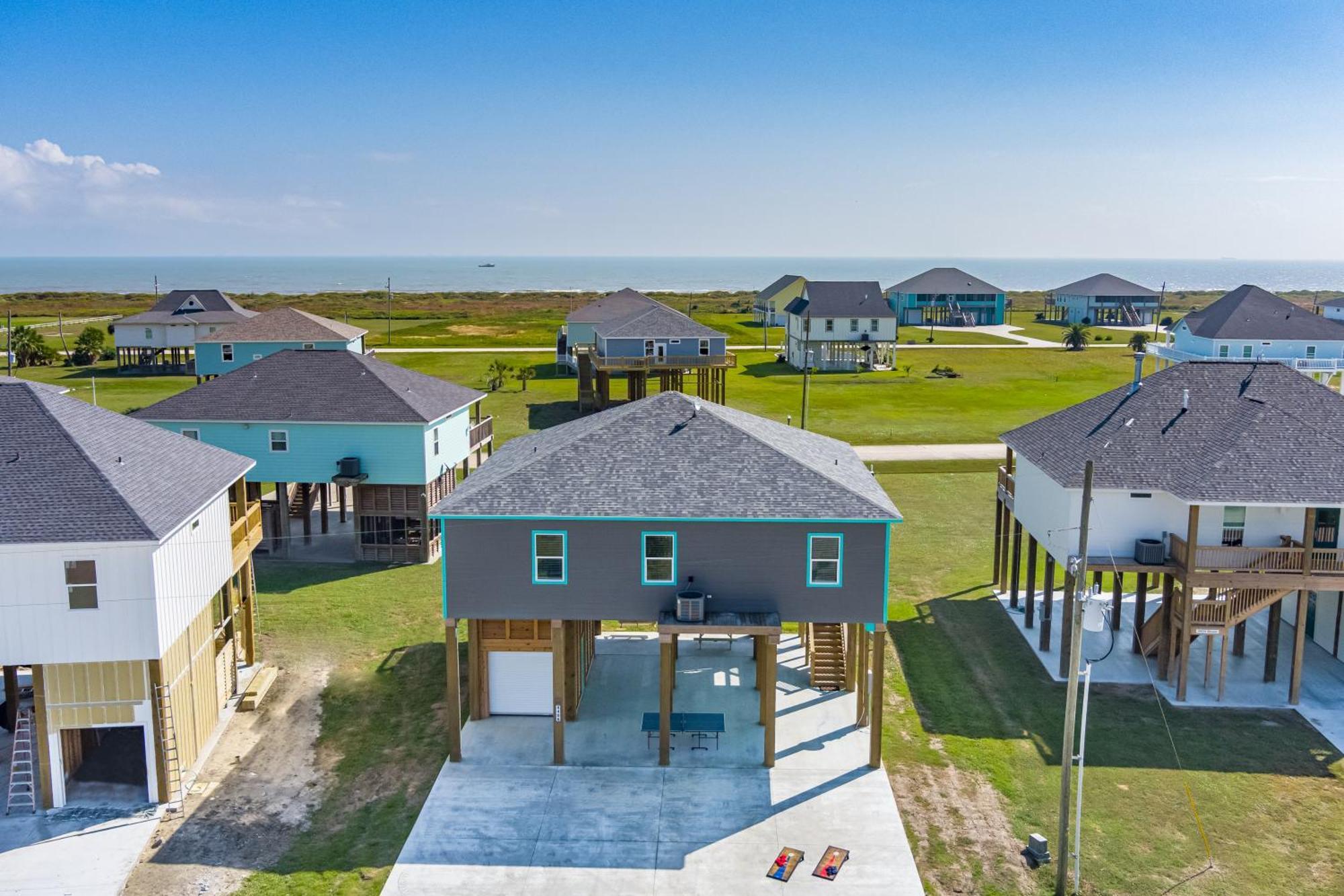 Stylish 4Br Crystal Beach Retreat Walk To Beach Bolivar Peninsula Eksteriør billede